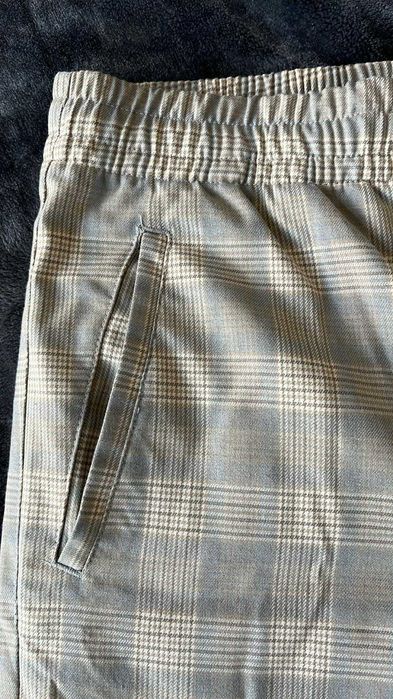 Spodnie marki H&M