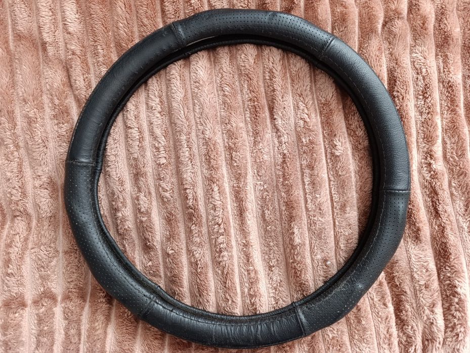 Продам кожаний  чехол для керма (Дачія Логан універсал)