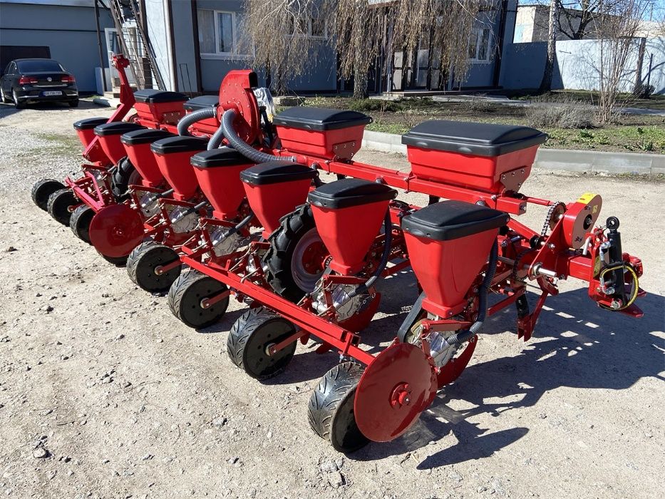 Соняшникова, кукурудзяна сівалка точного висіву УПС 8 завод DEMETRA