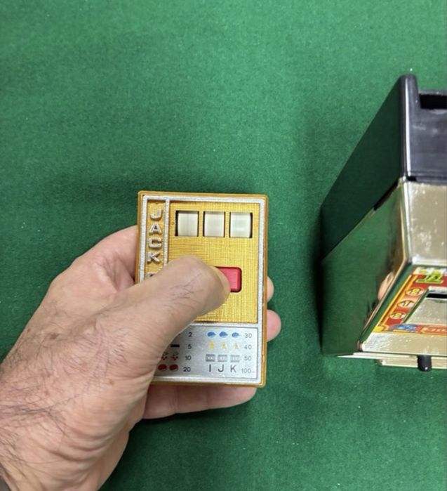 Duas Slot Machine