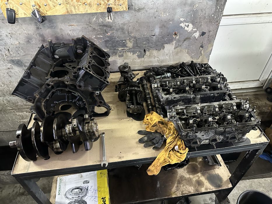 Двигун 2.5 ауді в розборі колінвал, Гбц, тнвд, шатуни, поршні, блок