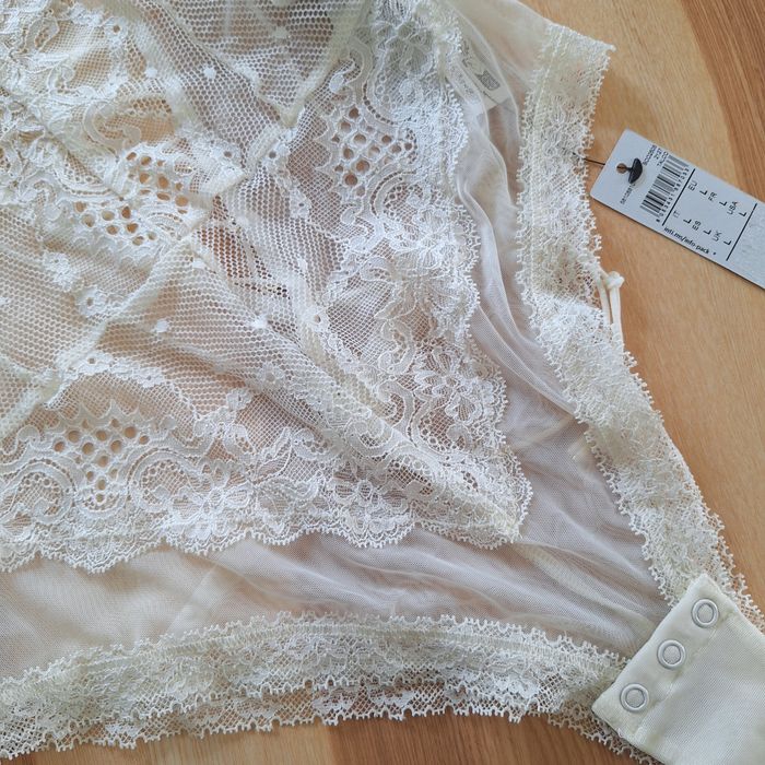 Białe koronkowe body Intimissimi rozmiar L