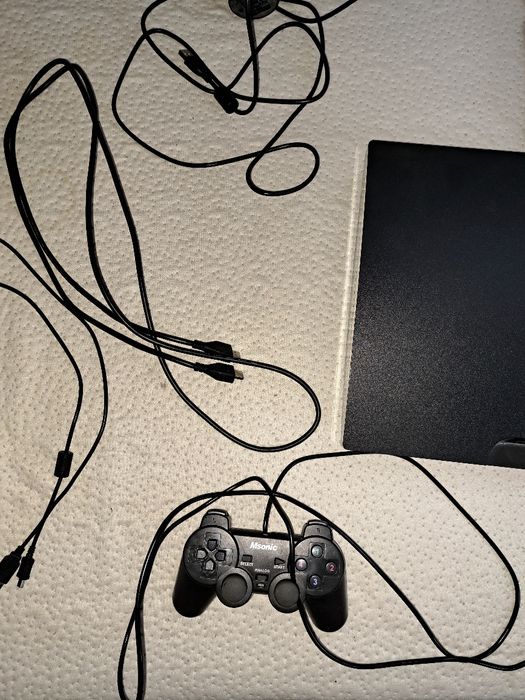 PlayStation 3 z akcesoriami – idealny zestaw do grania!