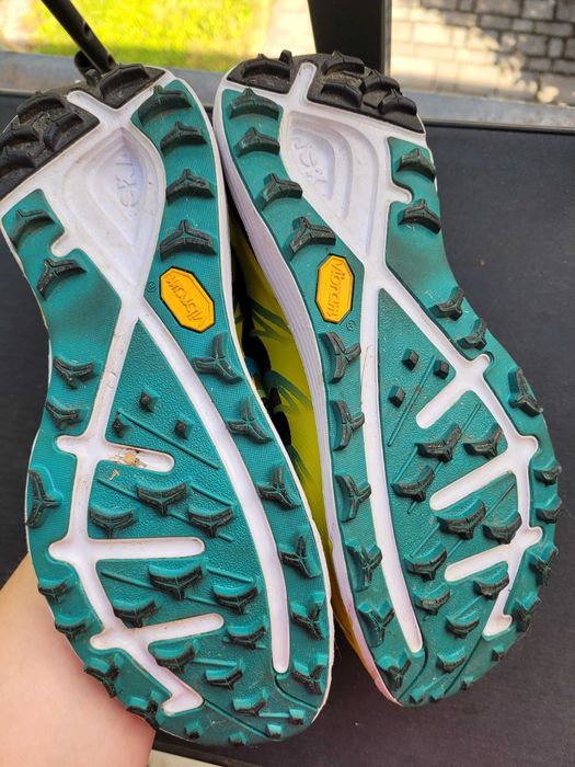 Hoka One One Speedgoat buty trailowe Vibram r. 42 męskie