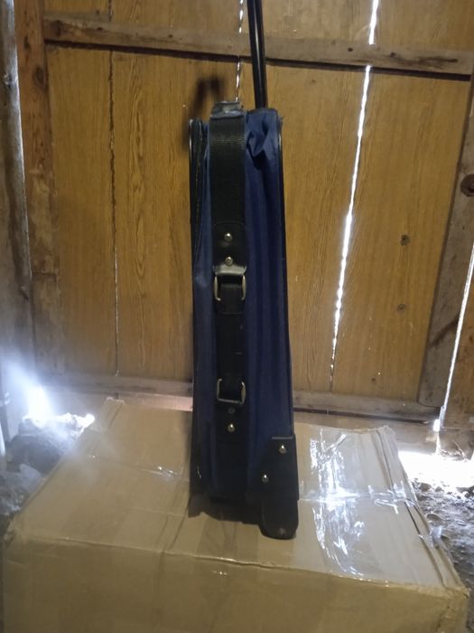 Дорожня валіза на колесах