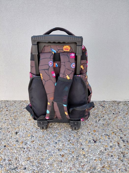 Conjunto mochila escolar e lancheira, com rodas. (Totto)