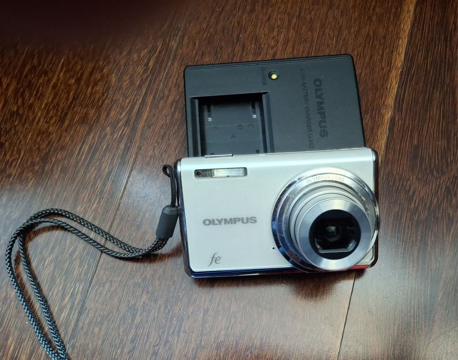 Câmara Olympus FE-5020 – 12MP | 5x Zoom | KIT Completo