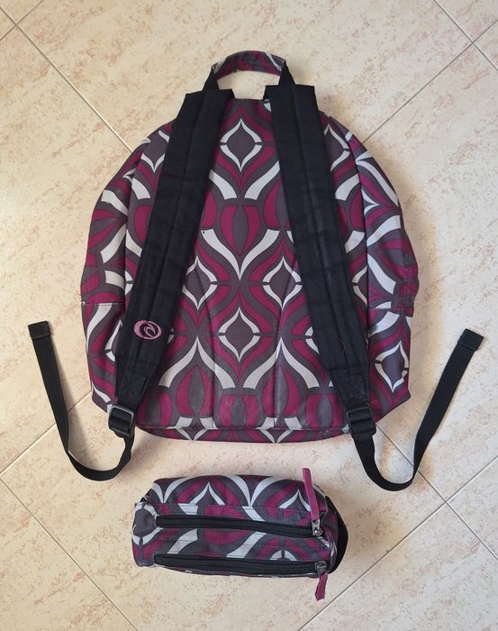 Mochila + Estojo RIPCURL = 5€