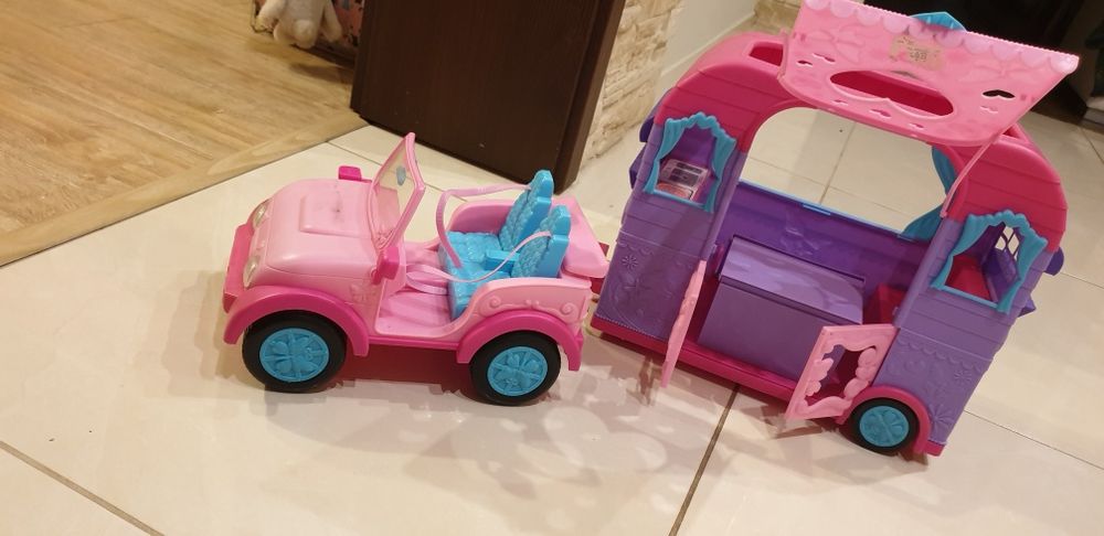 Samochód przyczepa kempingowa barbie karoca