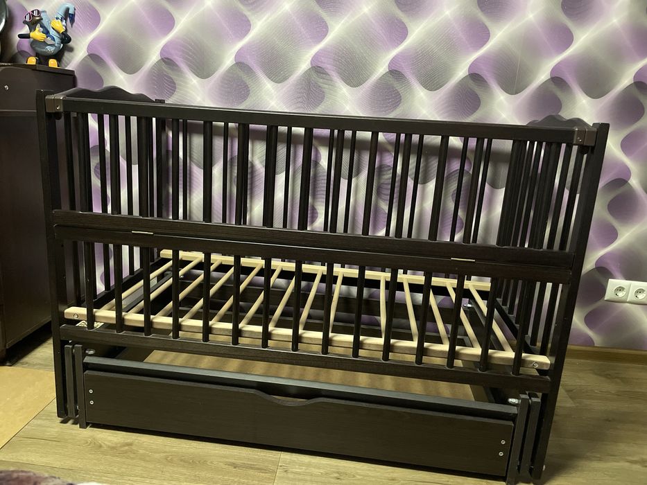 Дитяче ліжко з матрасом