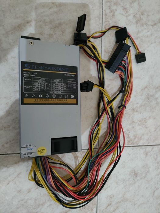 Fonte de alimentação 1U flex ATX 350W avariada