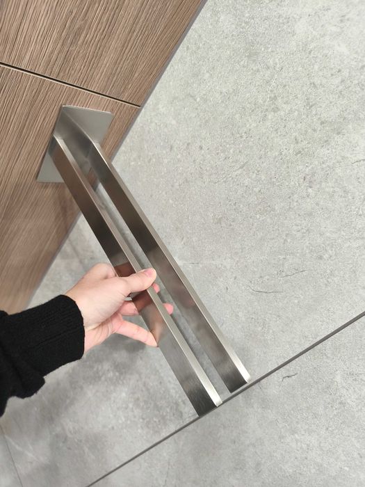 wieszak uchwyt na ręczniki srebrny chrom samoprzylepny