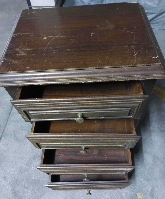 Cama com Mesinha Cabeceira (possibilidade de fornecer colchão)