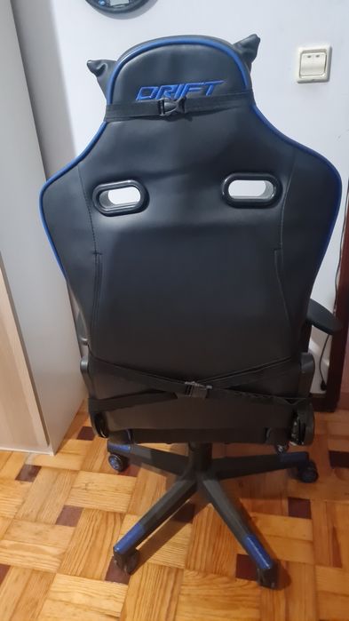 Cadeira gaming marca DRIFT.