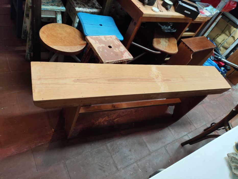 Bancos corridos taberna