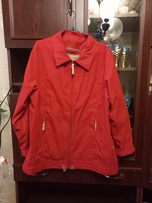 Ветровка женская