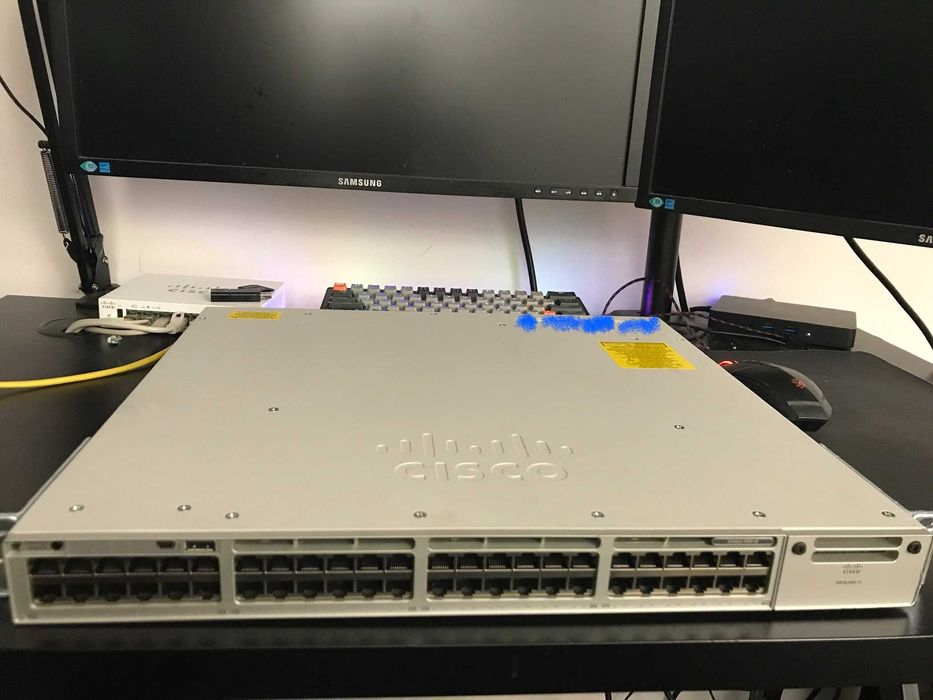 Switch Cisco C9300 48Port Gigabit stan IDEALNY
