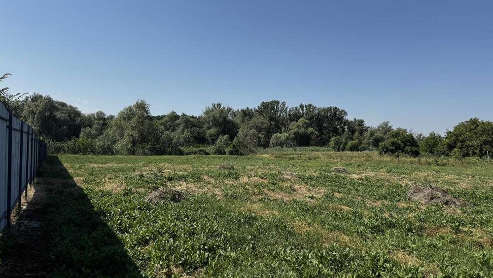 Продаж земельної ділянки під житлову забудову, площа 25 соток