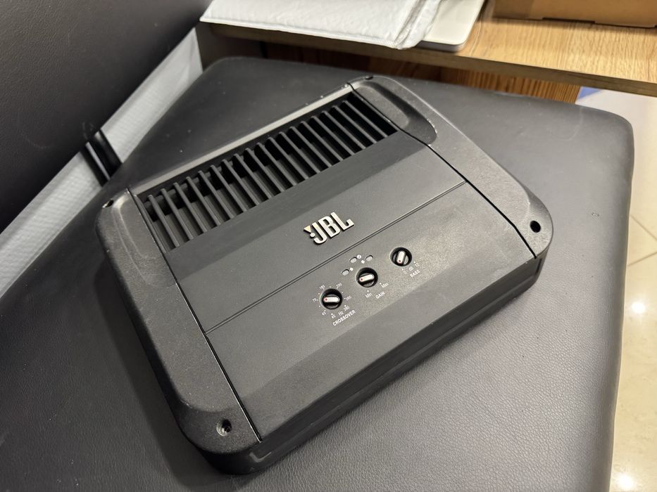 Моноблок підсилювч 750вт JBL GTO 751 EZ