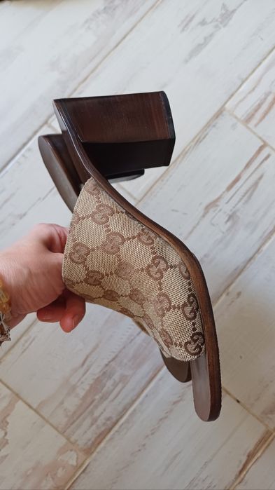 Мюлі GUCCI оригінал 39й, Гуччі мюли, босоножки Гуччи, гучи босоніжки.