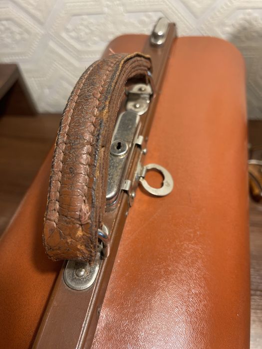 Винтажный саквояж