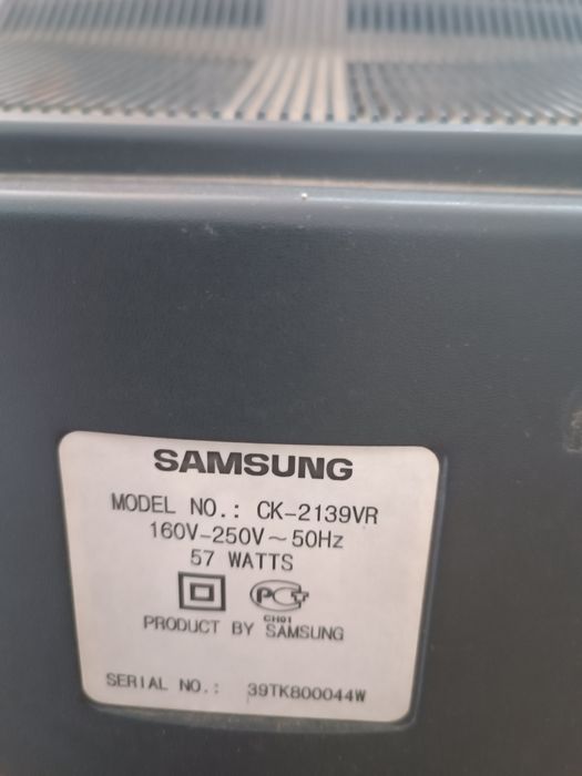 Продам телевізор з настінним кріпленням