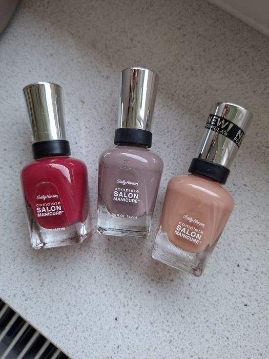 Lakiery do paznokci Sally Hansen Complete Salon  230, 370, 543