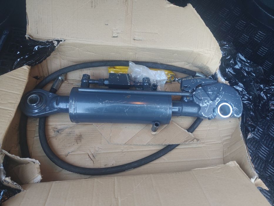 Siłownik cięgno hydrauliczne kategorii 3 nowy