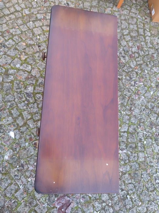 Zdobiony kredens drewniany