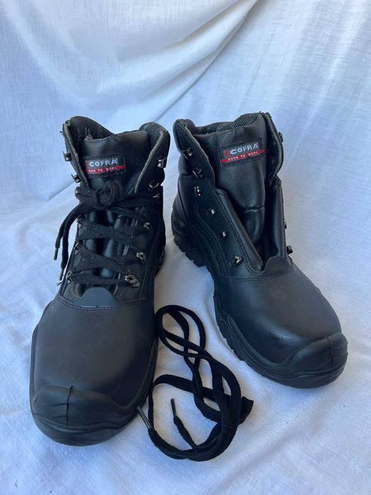 Botas de trabalho pretas da Cofra