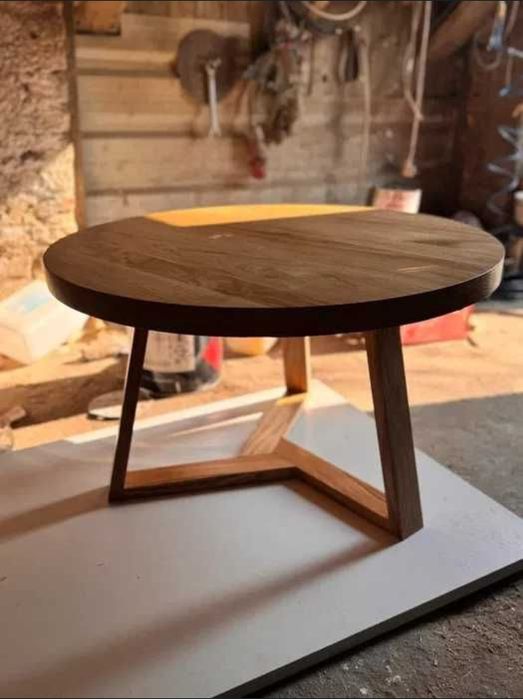 Unikalny stolik kawowy wykonany z drewna dębowego