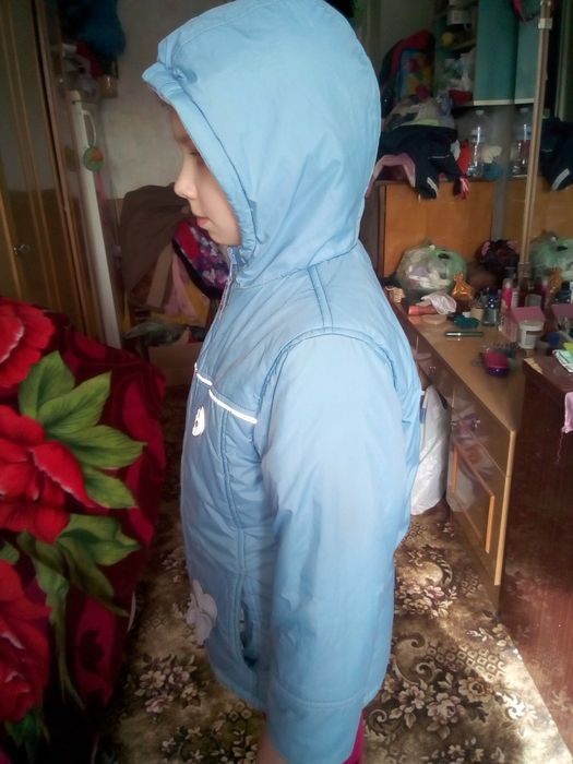 Курточка на девочку теплая