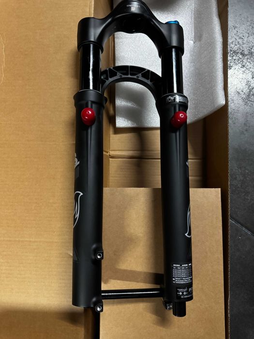 FOX 38 Rhythm 180mm E-MTB Tuned – NOVA, nunca usada