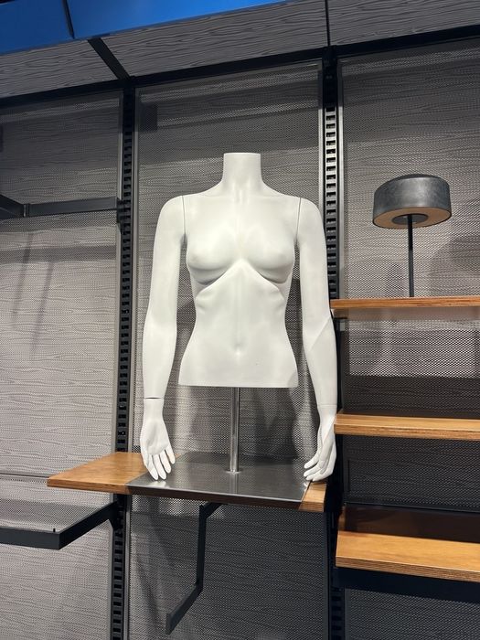 Манекени/ Манекен чоловічий/ манекен жіночий/ напівманекен