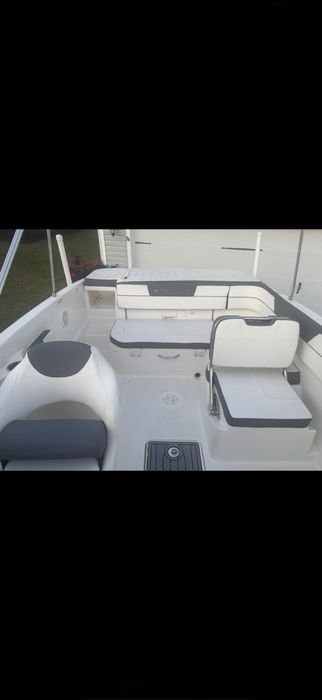 Motorówka Bayliner vr6 2017, 165 mth.