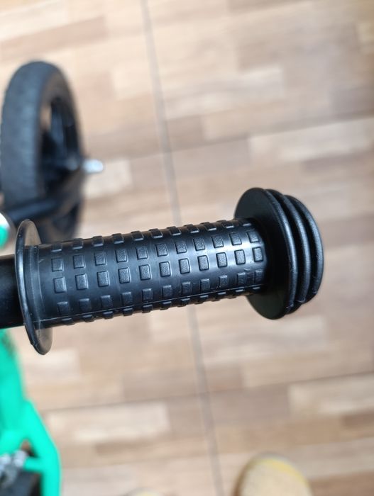 Дитячій Велобіг. Від 2 до 5 років. Сидіння регулюється.