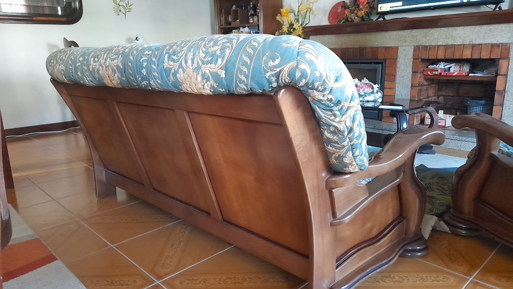 Sofá de 3 lugares + 2 poltronas