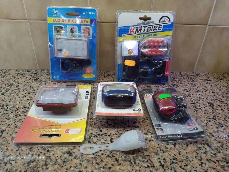 Lanternas para bicicleta ou trotinete casa carro quarto apartamento.