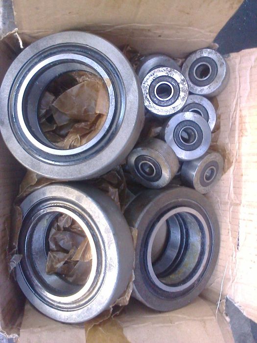 Підшибники великі і малі на стрілу для львівського погрузчика,