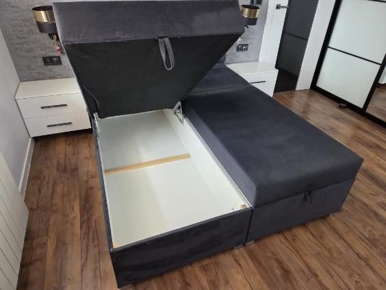 Zestaw  łóżko i szafki nocne