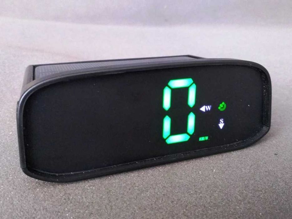 HUD z GPS i kompasem