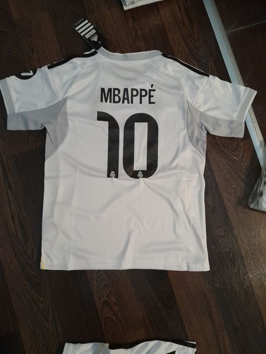 Stroj komplet pilkarski Real Madryt 25/26 Mbappe (122)(152)(158)