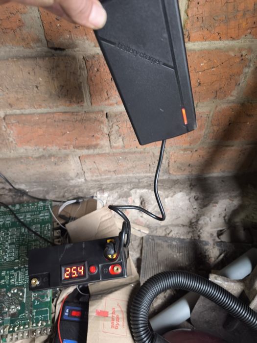 р. е. б. На шість каналів