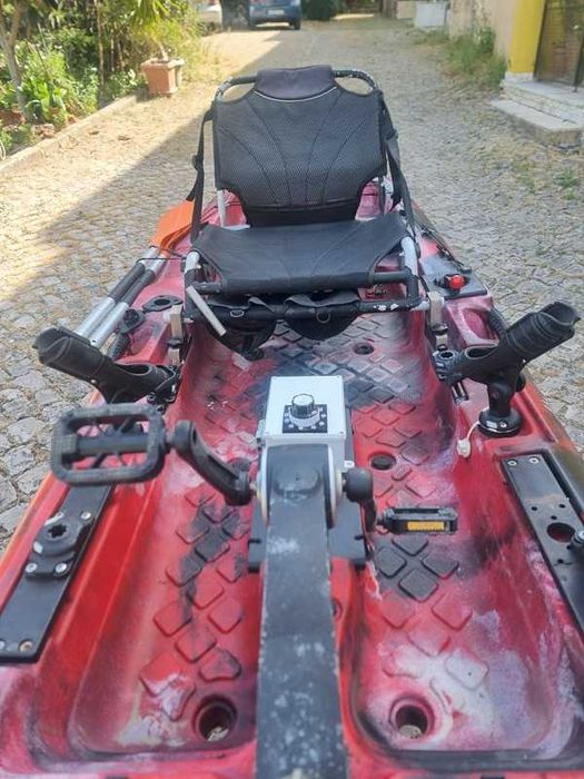 kayak de pesca a pedais