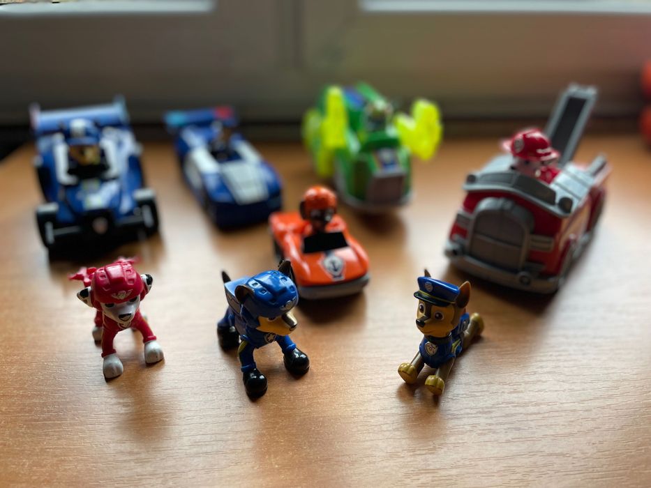 Zestaw Psi patrol różne figurki i pojazdy