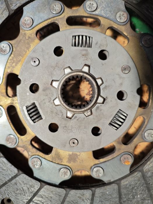 Комплект сцепления SACHS 3000 970 047 ,skoda wag volksvgen отличное со