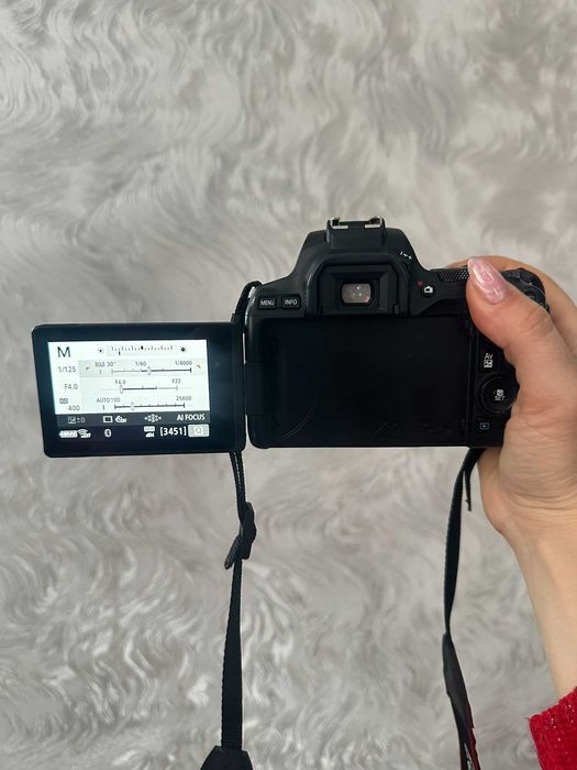 Canon EOS 250D+ обєктив