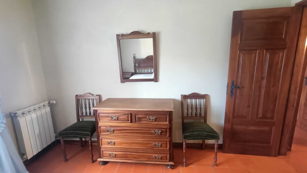 Mobília de quarto madeira maciça