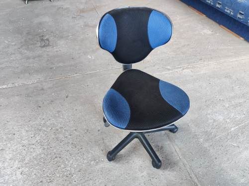 Fotel biurowy niebieski