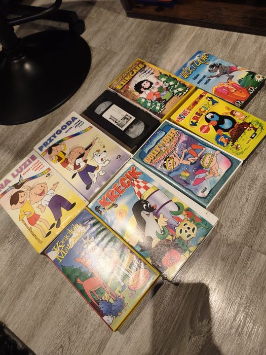 9 kaset VHS bajki krecik Bolek i Lolek  koziołek krecik